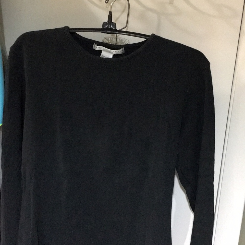 Long sleeve blouse.
